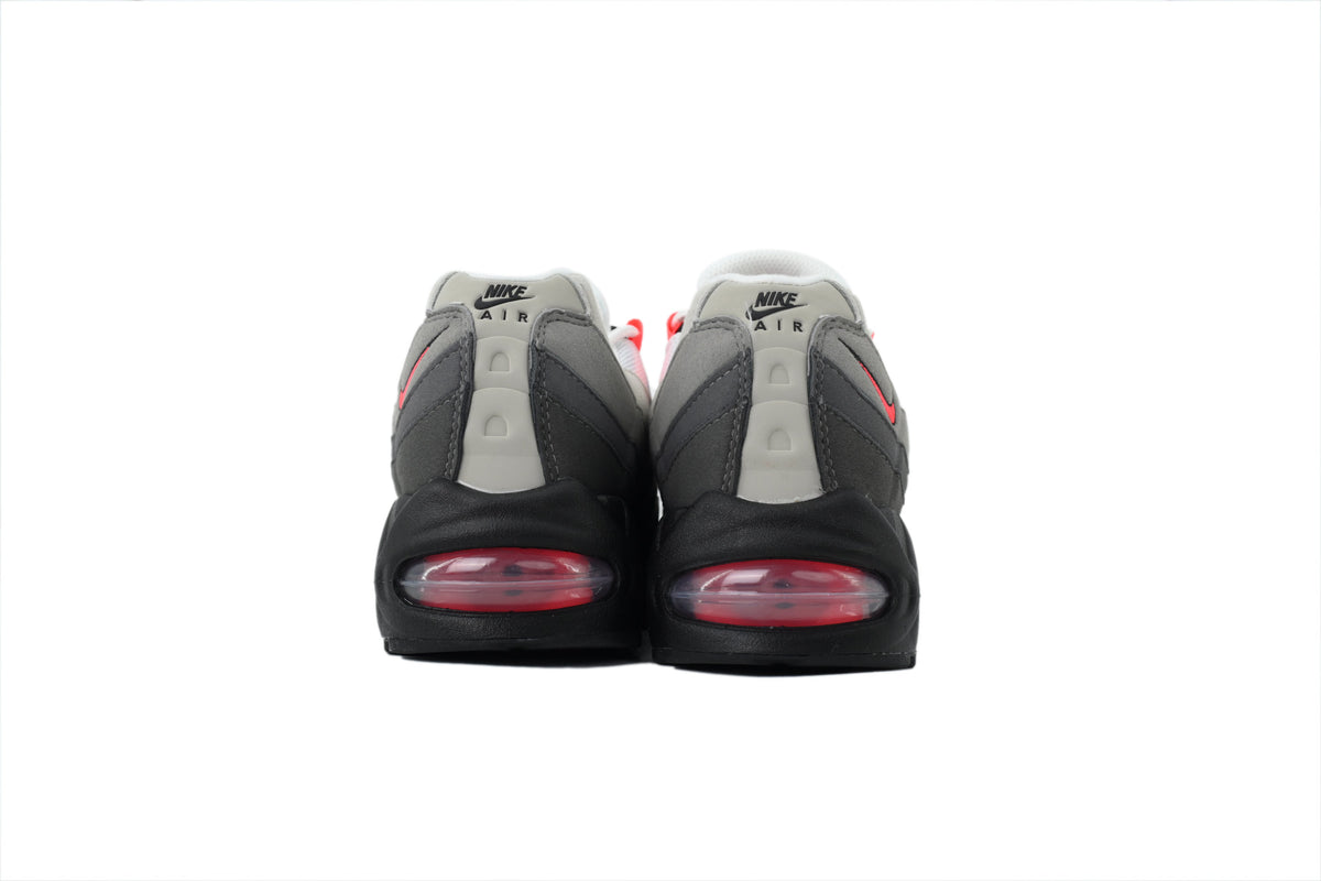 Nike Air Max 95 – Classic Sneakers