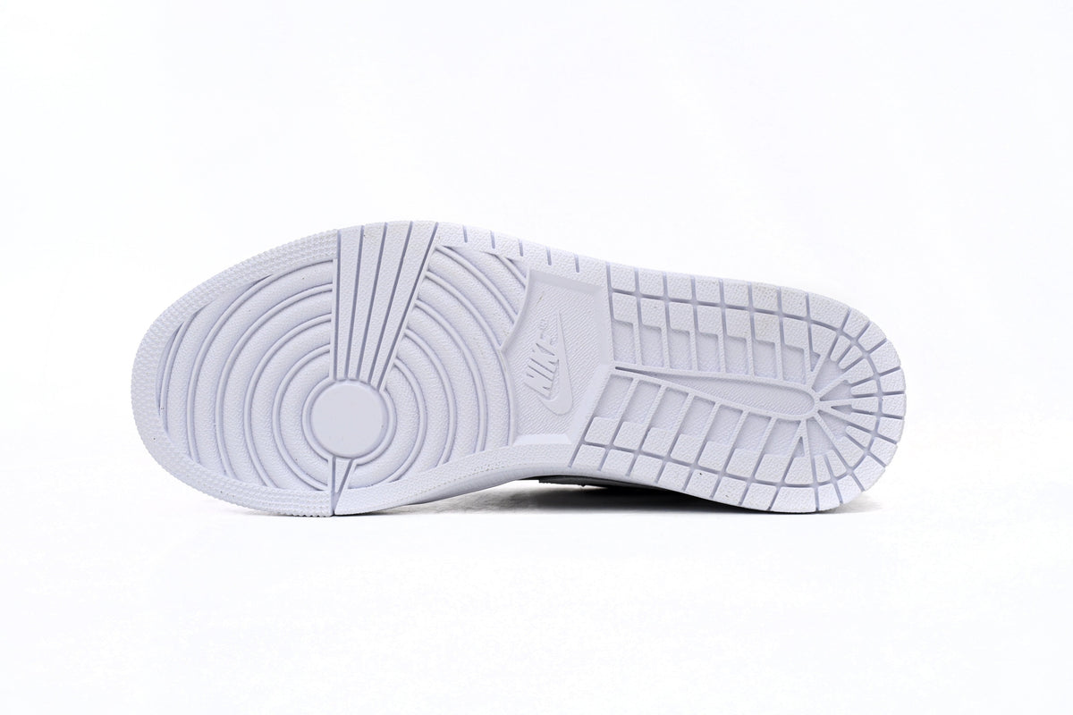 Nike Air Jordan 1 Retro Low Low-Top Sneakers